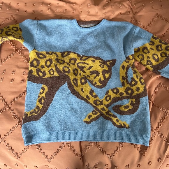 Cheetah cat graphic sweater - Picture 3 of 5
